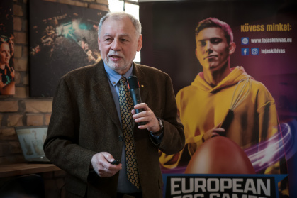 Tojaskihivas_zaras_Sütő_Zoltán